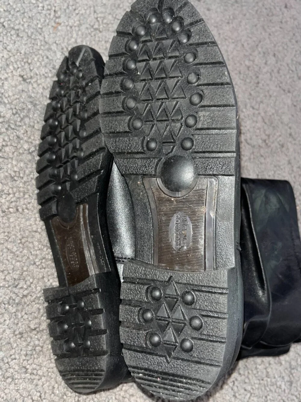 REGENCE COMFORT CANADA LUG SOLE PULL ON BLACK INSULATED BOOTS - EUC - 9.5 E